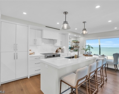 9517 Gulf Shore Drive - Photo Thumbnail 8