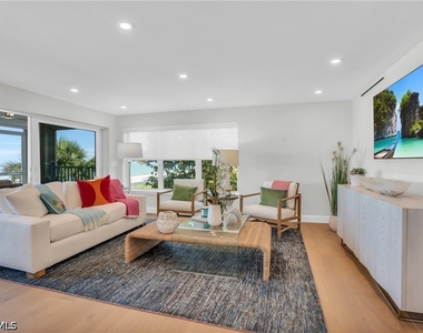 9517 Gulf Shore Drive - Photo Thumbnail 4