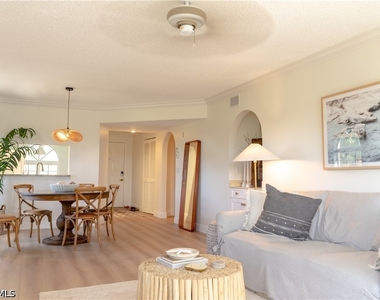 265 Deerwood Circle - Photo Thumbnail 3