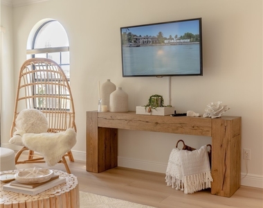265 Deerwood Circle - Photo Thumbnail 6