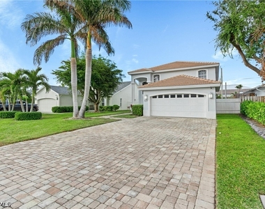 523 103rd Avenue N - Photo Thumbnail 1