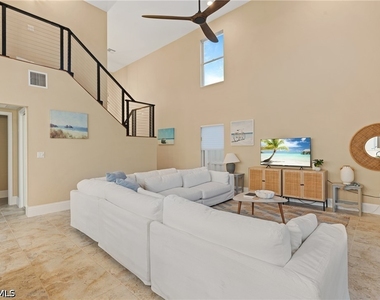 523 103rd Avenue N - Photo Thumbnail 6