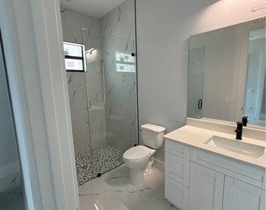 2863 52nd Avenue Ne - Photo Thumbnail 29