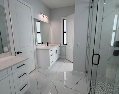 2863 52nd Avenue Ne - Photo Thumbnail 21