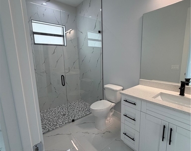 2863 52nd Avenue Ne - Photo Thumbnail 32