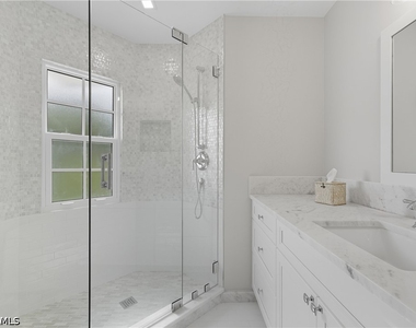 360 Carlton Place - Photo Thumbnail 32