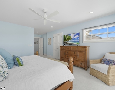 360 Carlton Place - Photo Thumbnail 21