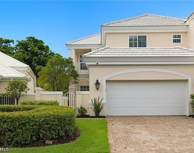 360 Carlton Place - Photo Thumbnail 1