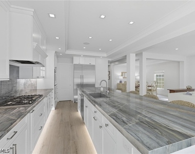 360 Carlton Place - Photo Thumbnail 12
