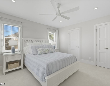 360 Carlton Place - Photo Thumbnail 30