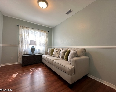 241 Robin Hood Circle - Photo Thumbnail 13