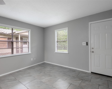 700 Gray Street - Photo Thumbnail 5