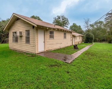 700 Gray Street - Photo Thumbnail 18