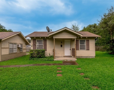 700 Gray Street - Photo Thumbnail 17