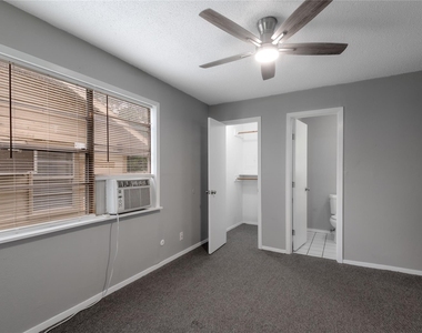 700 Gray Street - Photo Thumbnail 8