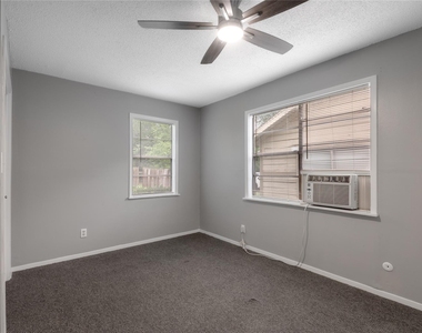 700 Gray Street - Photo Thumbnail 11