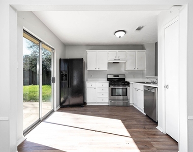 3423 Nutwood Lane - Photo Thumbnail 8
