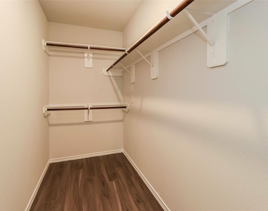 14012 Lahontan Drive - Photo Thumbnail 16