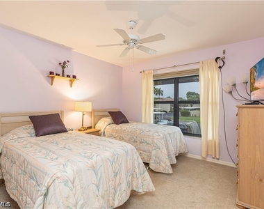 4410 Chantelle Drive - Photo Thumbnail 11