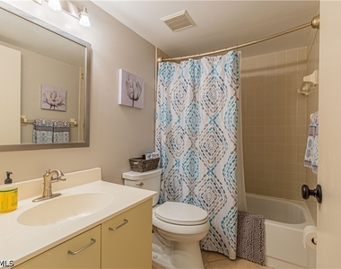 4410 Chantelle Drive - Photo Thumbnail 12