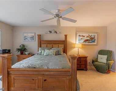 4410 Chantelle Drive - Photo Thumbnail 5
