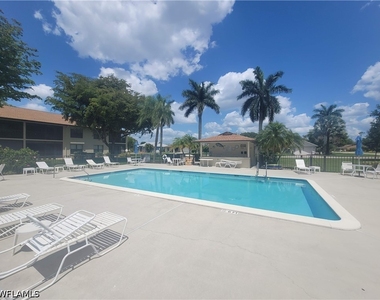 4410 Chantelle Drive - Photo Thumbnail 15