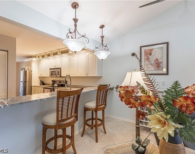 4410 Chantelle Drive - Photo Thumbnail 26