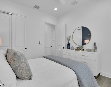 7242 Saona Court - Photo Thumbnail 11
