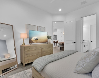 7242 Saona Court - Photo Thumbnail 14