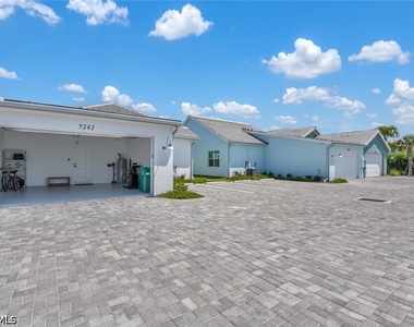 7242 Saona Court - Photo Thumbnail 21