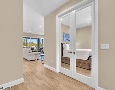 2561 Seychelles Drive - Photo Thumbnail 17