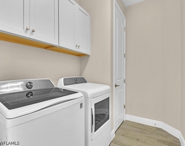 2561 Seychelles Drive - Photo Thumbnail 19