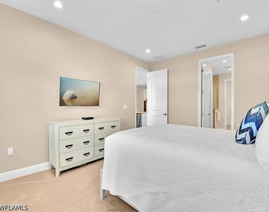 2561 Seychelles Drive - Photo Thumbnail 11