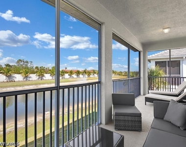 2561 Seychelles Drive - Photo Thumbnail 20