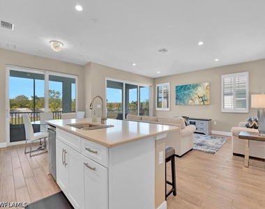 2561 Seychelles Drive - Photo Thumbnail 3