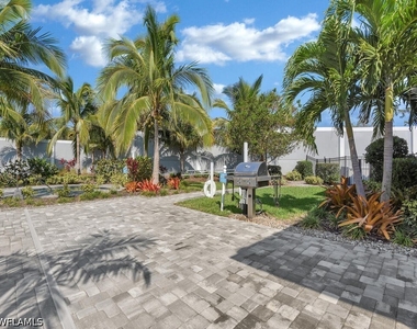 2561 Seychelles Drive - Photo Thumbnail 26