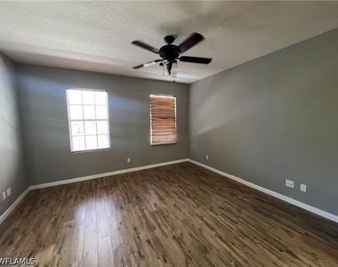 5365 Cove Circle - Photo Thumbnail 34