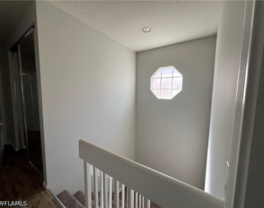 5365 Cove Circle - Photo Thumbnail 8