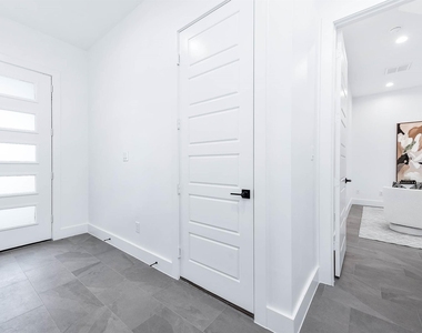 3805 Coyle Street - Photo Thumbnail 5