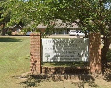 1303 Mlk Drive - Photo Thumbnail 1