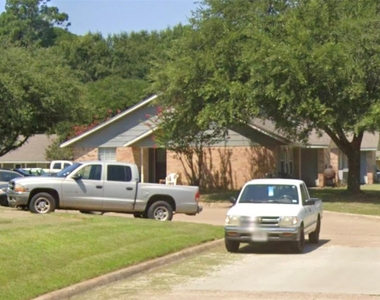 1303 Mlk Drive - Photo Thumbnail 3