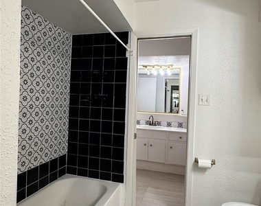 2744 Briarhurst Drive - Photo Thumbnail 15