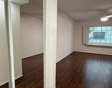 2744 Briarhurst Drive - Photo Thumbnail 17