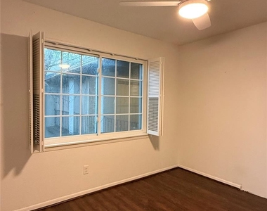 2744 Briarhurst Drive - Photo Thumbnail 22