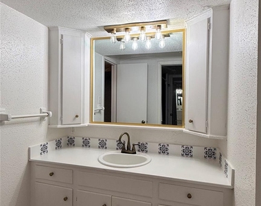 2744 Briarhurst Drive - Photo Thumbnail 11
