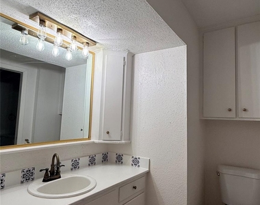 2744 Briarhurst Drive - Photo Thumbnail 10