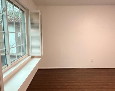 2744 Briarhurst Drive - Photo Thumbnail 20