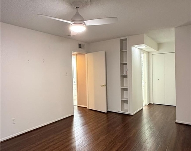 2744 Briarhurst Drive - Photo Thumbnail 21
