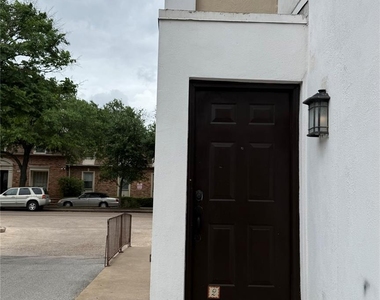 2744 Briarhurst Drive - Photo Thumbnail 24