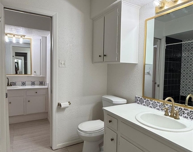 2744 Briarhurst Drive - Photo Thumbnail 16